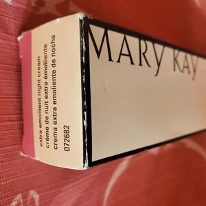 Mary Kay Extra Emollient Night Cream